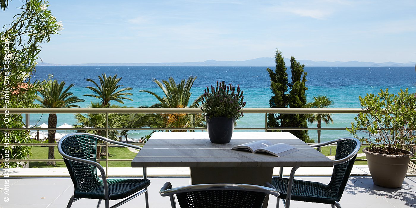 Afitis The Boutique Hotel | Peloponnes | Griechenland | Terrasse | luxuszeit.com