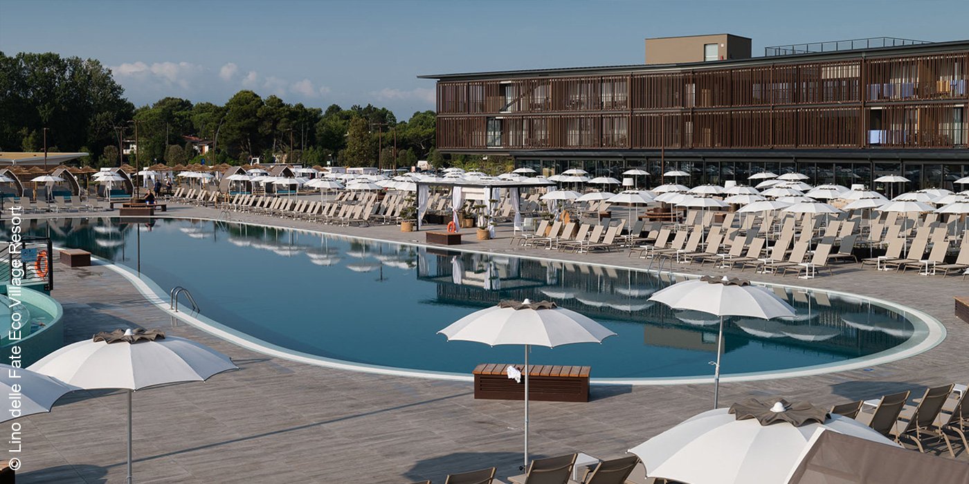 Lino delle Fate Eco Village Resort | Bibione | Poolanlage | luxuszeit.com