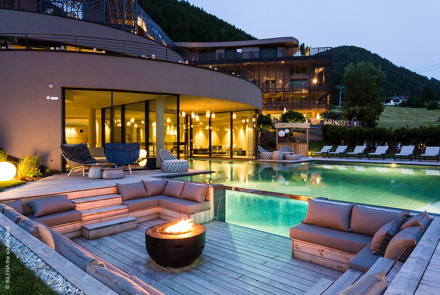 SILENA the soulful hotel | Vals in Südtirol | Abendstimmung | Archiv | luxuszeit.com