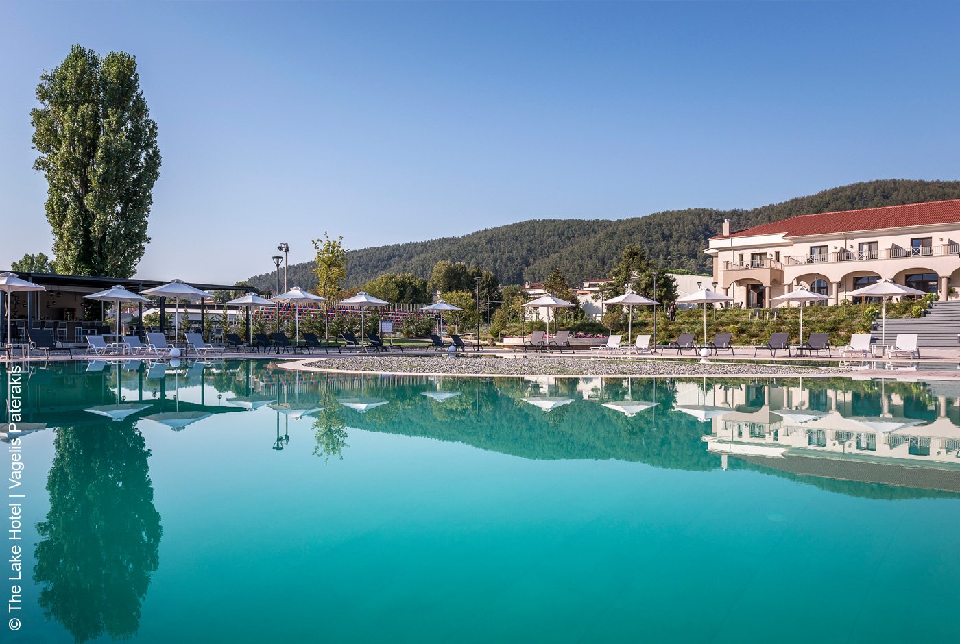 The Lake Hotel | Ioannina | Poolansicht | Archiv | luxuszeit.com