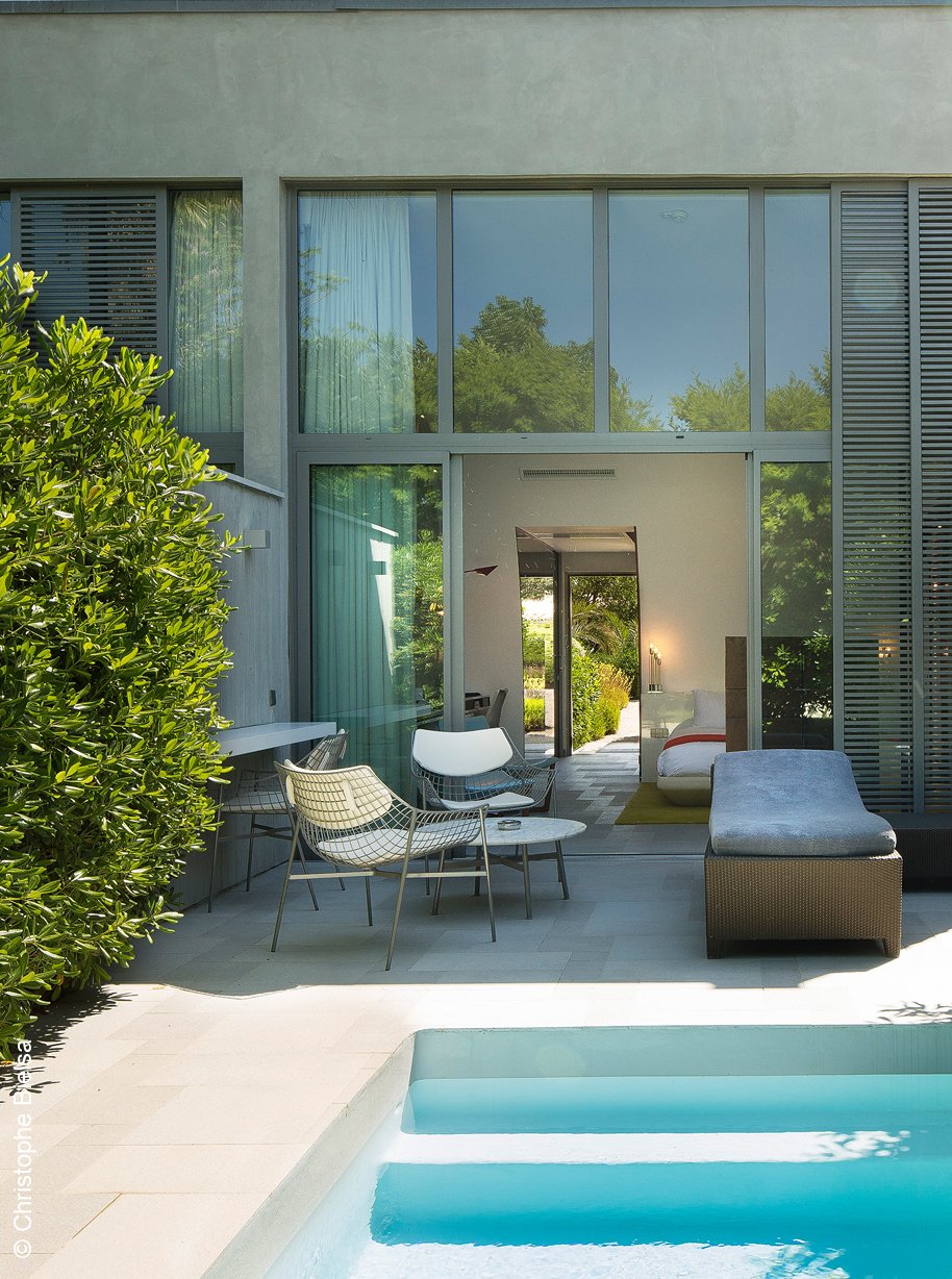 Hotel Sezz | Saint Tropez | Terrasse mit Pool | luxuszeit.com