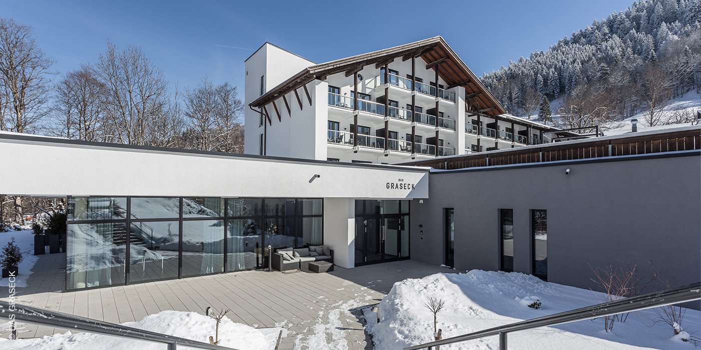 DAS GRASECK | Garmisch-Partenkirchen | Hotelansicht Winter | luxuszeit.com