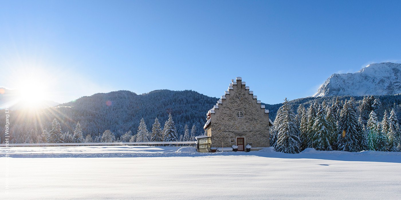 Das Kranzbach | Garmisch-Partenkirchen | Torhaus im Winter | luxuszeit.com