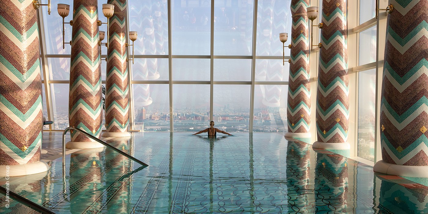 Burj Al Arab | Dubai | Infinitypool Spabereich | luxuszeit.com