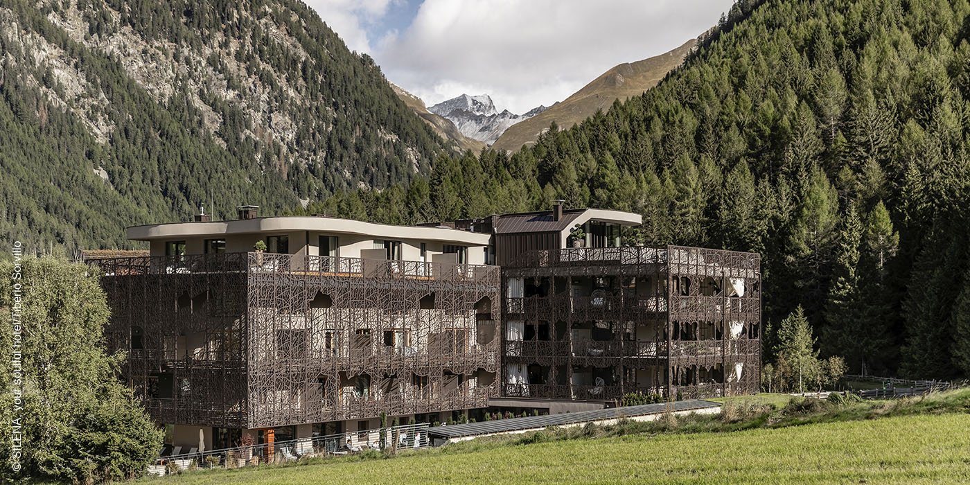 SILENA, your soulful hotel | Vals | Südtirol | Aussenansicht | luxuszeit.com