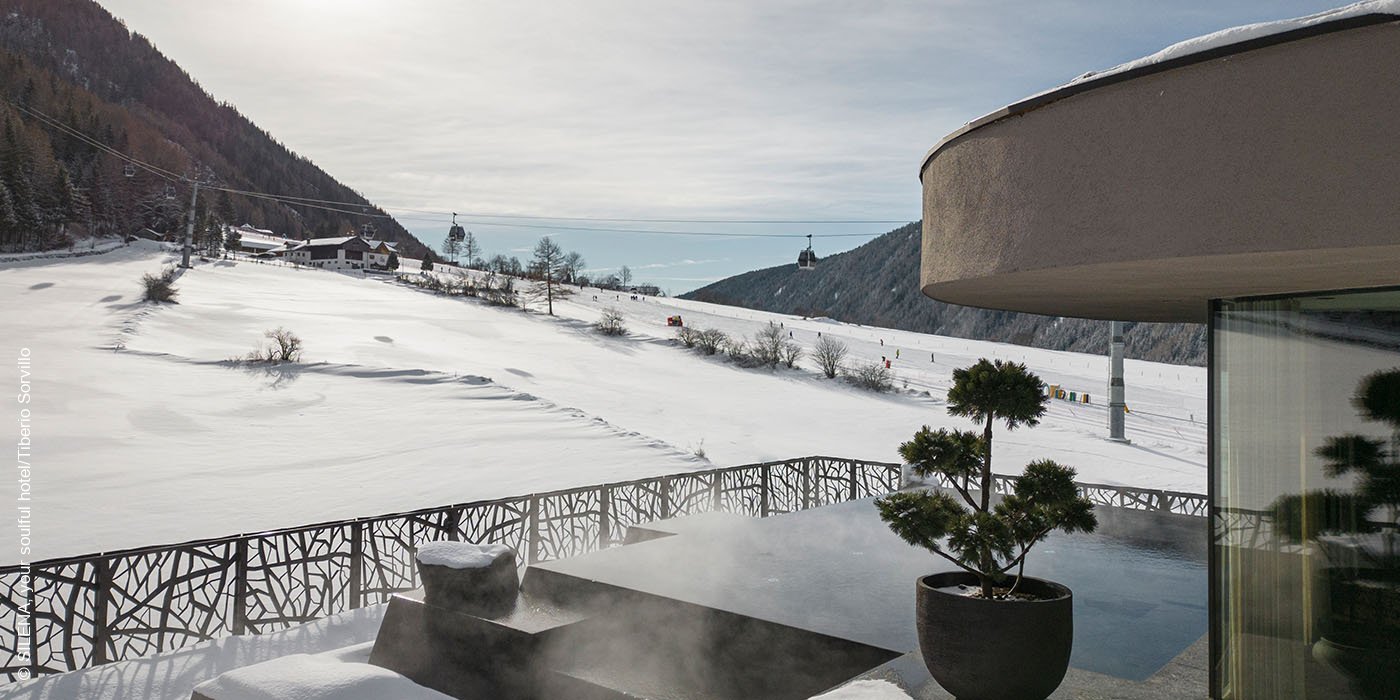 SILENA, your soulful hotel | Vals | Südtirol | Onsen Pool Winter | luxuszeit.com