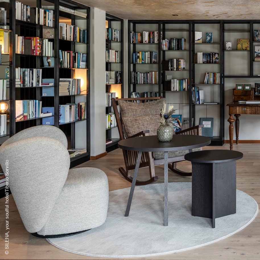 SILENA, your soulful hotel | Vals | Südtirol | Bibliothek | Inspiration | luxuszeit.com