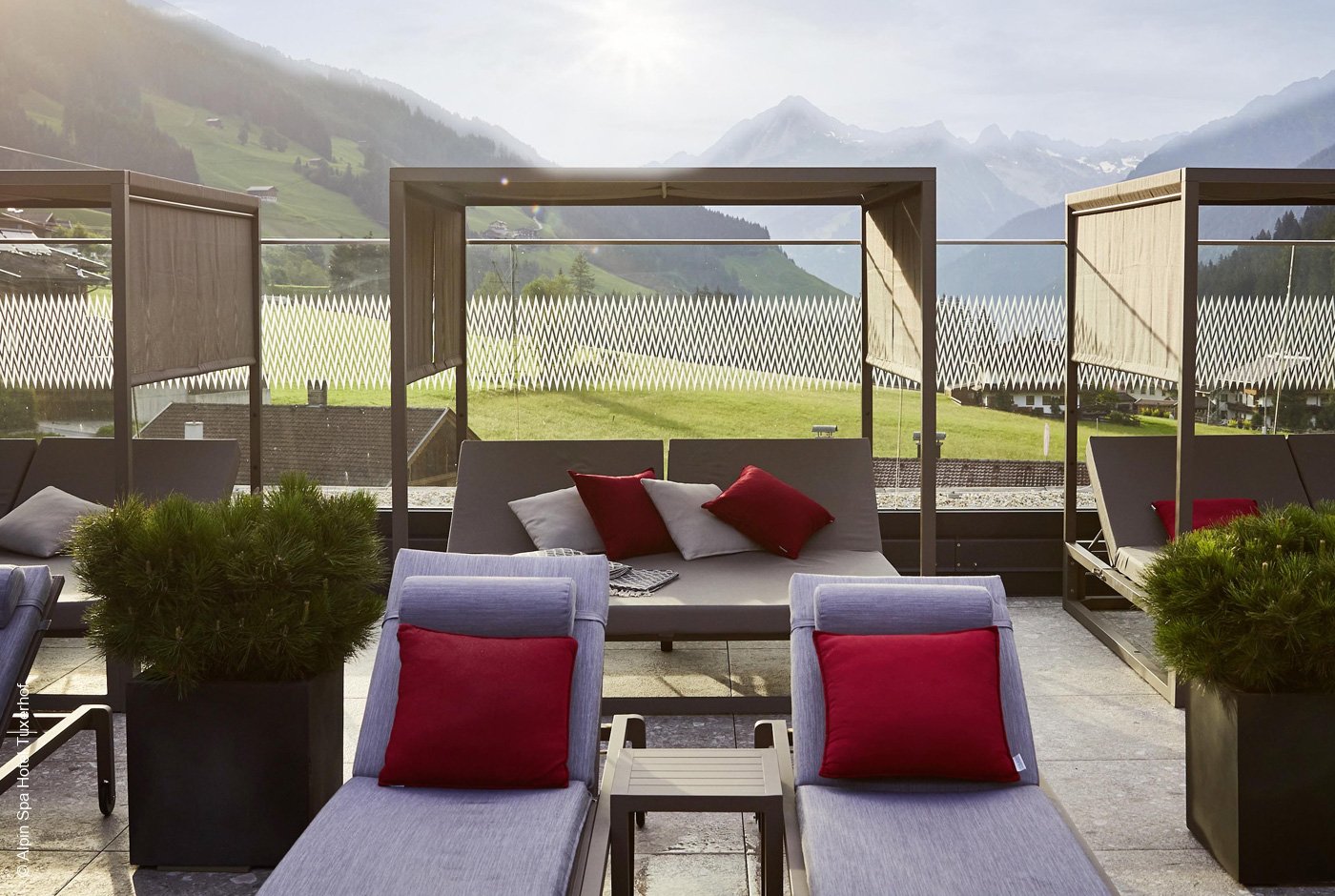 Alpin Spa Hotel Tuxerhof | Tux | Terrasse | Archiv | luxuszeit.com