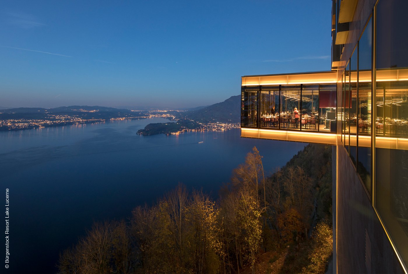 Bürgenstock Resort Lake Lucerne | Obbürgen | Spices Kitchen & Terrace Aussenansicht | Archiv | luxuszeit.com