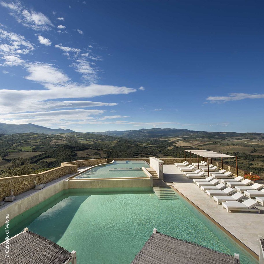 Castello di Velona | Montalcino | Outdoor-Pool | Inspiration | luxuszeit.com