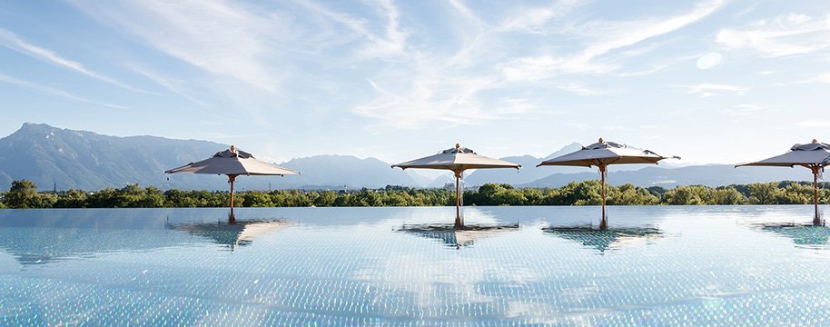 Genussdorf Gmachl | Bergheim bei Salzburg | Pool | Inspiration | luxuszeit.com