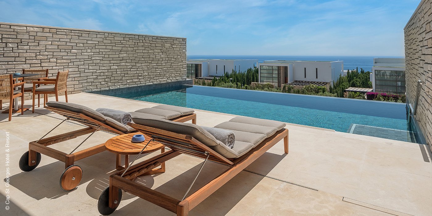 Cap St Georges Hotel & Resort | Pegeia | Zypern | Terrasse mit privatem Pool | luxuszeit.com