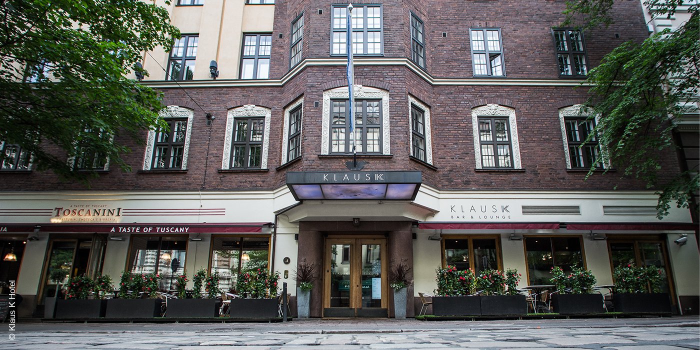 Klaus K | Helsinki | Finnland | Eingang zum Hotel und Restaurant | luxuszeit.com