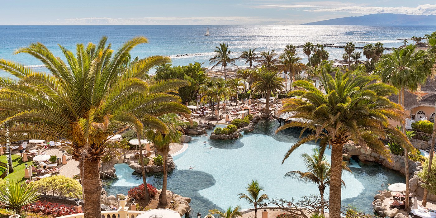 Grand Hotel Bahía del Duque Resort | Santa Cruz de Tenerife | Pool mit Palmen | luxuszeit.com