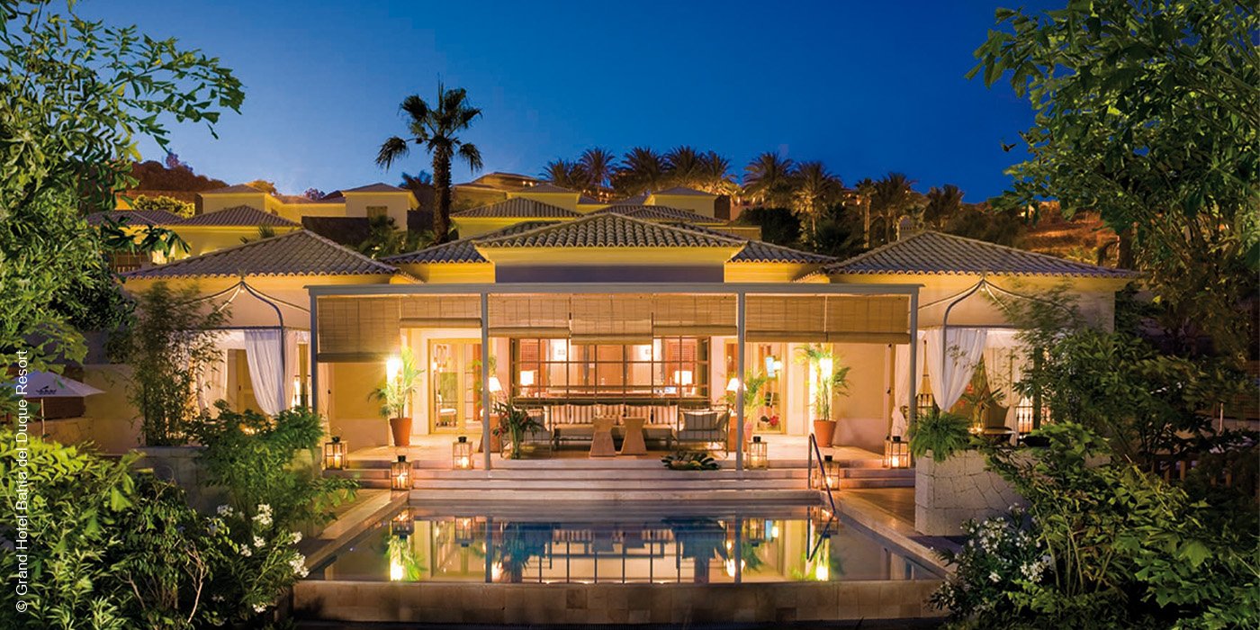 Grand Hotel Bahía del Duque Resort | Santa Cruz de Tenerife | Außenansicht mit Pool | luxuszeit.com