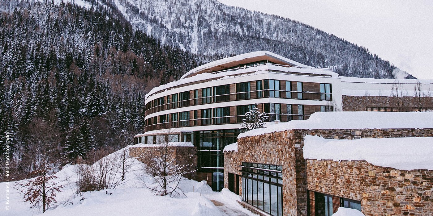 Kempinski Hotel Berchtesgaden | Außenansicht im Winter | luxuszeit.com