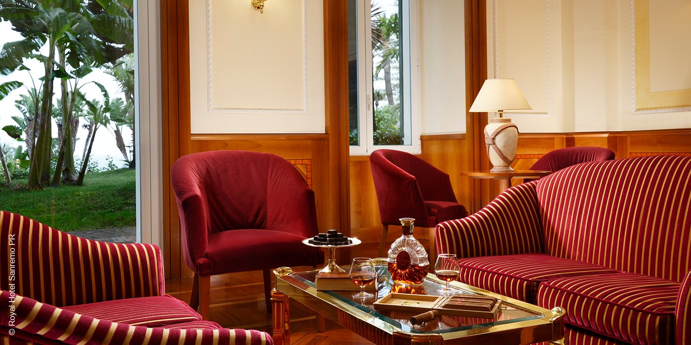 Royal Hotel | Sanremo | Raucherlounge | luxuszeit.com