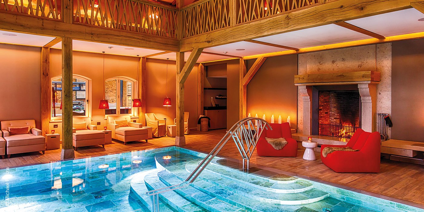 Resort Weissenhaus | Weissenhaus an der Ostsee | Pool mit Kamin | luxuszeit.com