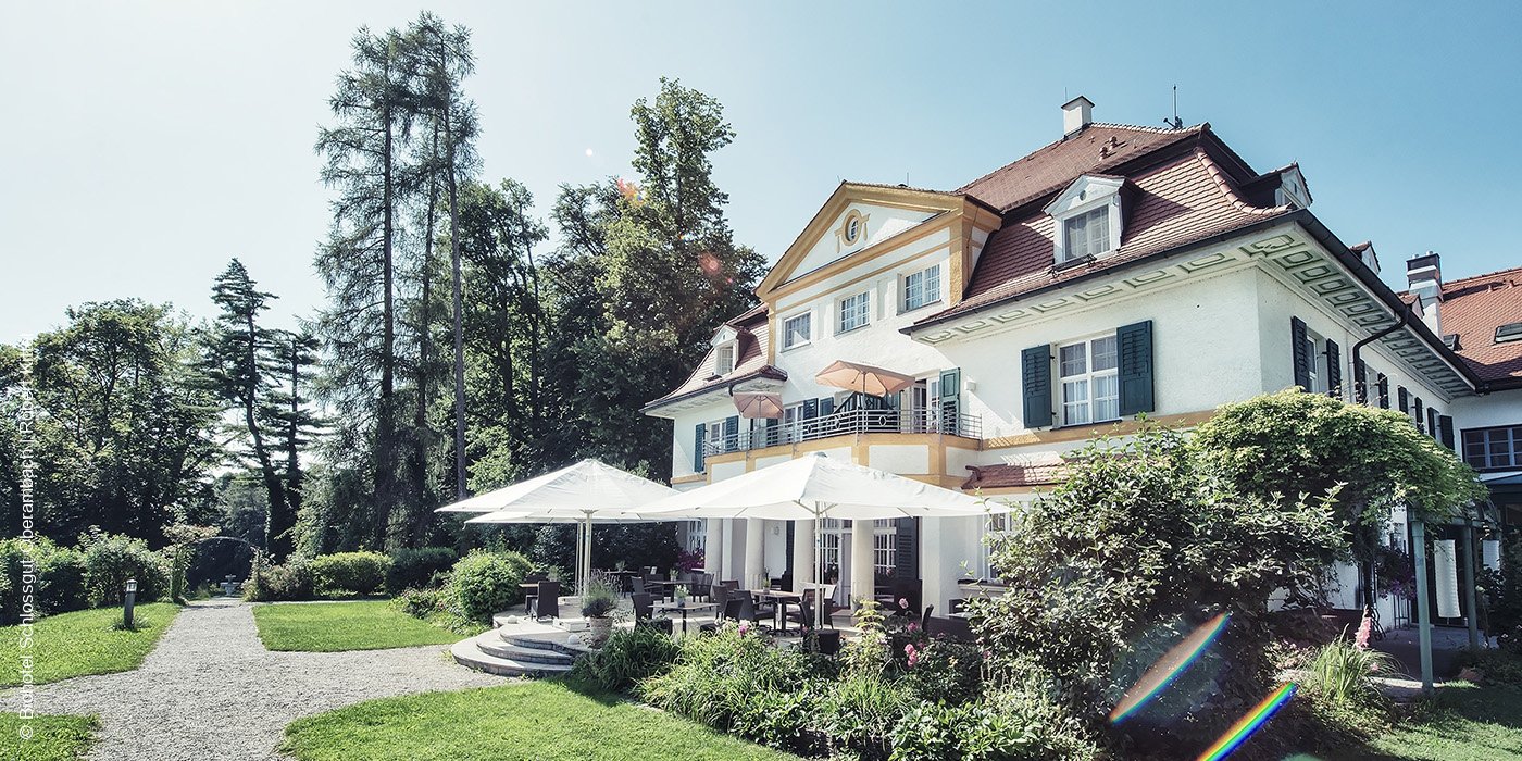 Schlossgut Oberambach | Münsing | Starnberger See | Außenansicht | luxuszeit.com