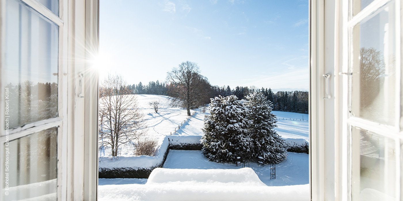 Schlossgut Oberambach | Münsing | Starnberger See | Blick auf die Winterlandschaft | luxuszeit.com