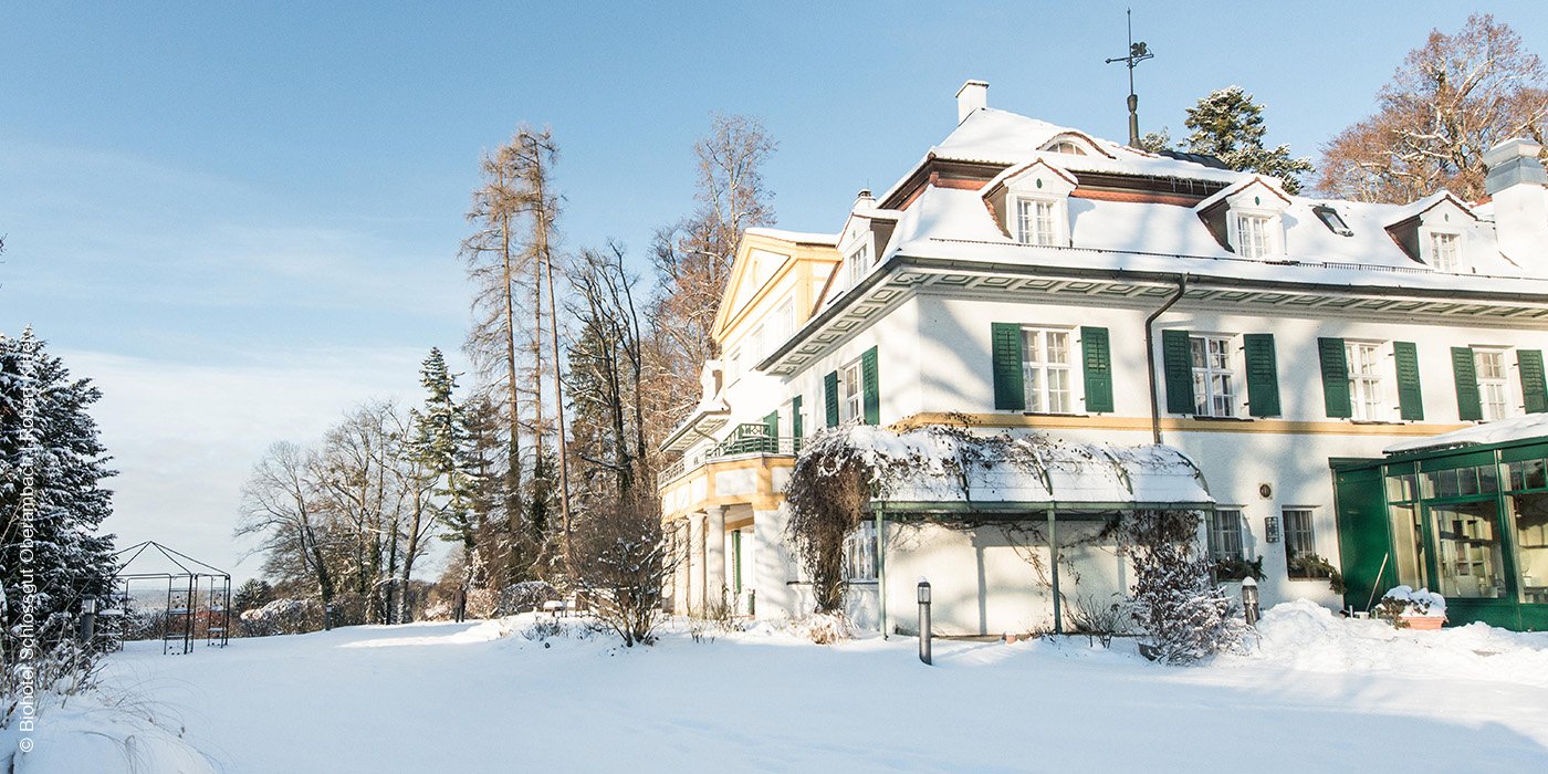 Schlossgut Oberambach | Münsing | Starnberger See | Ansicht im Winter | luxuszeit.com