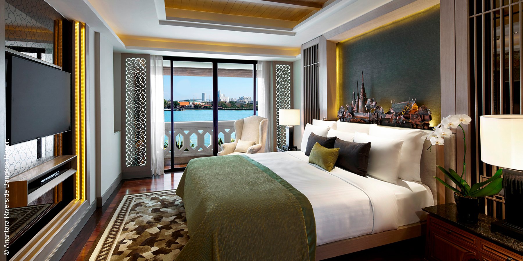 Anantara Bangkok Riverside Resort & Spa | Bangkok | River Suite Master Bedroom | luxuszeit.com