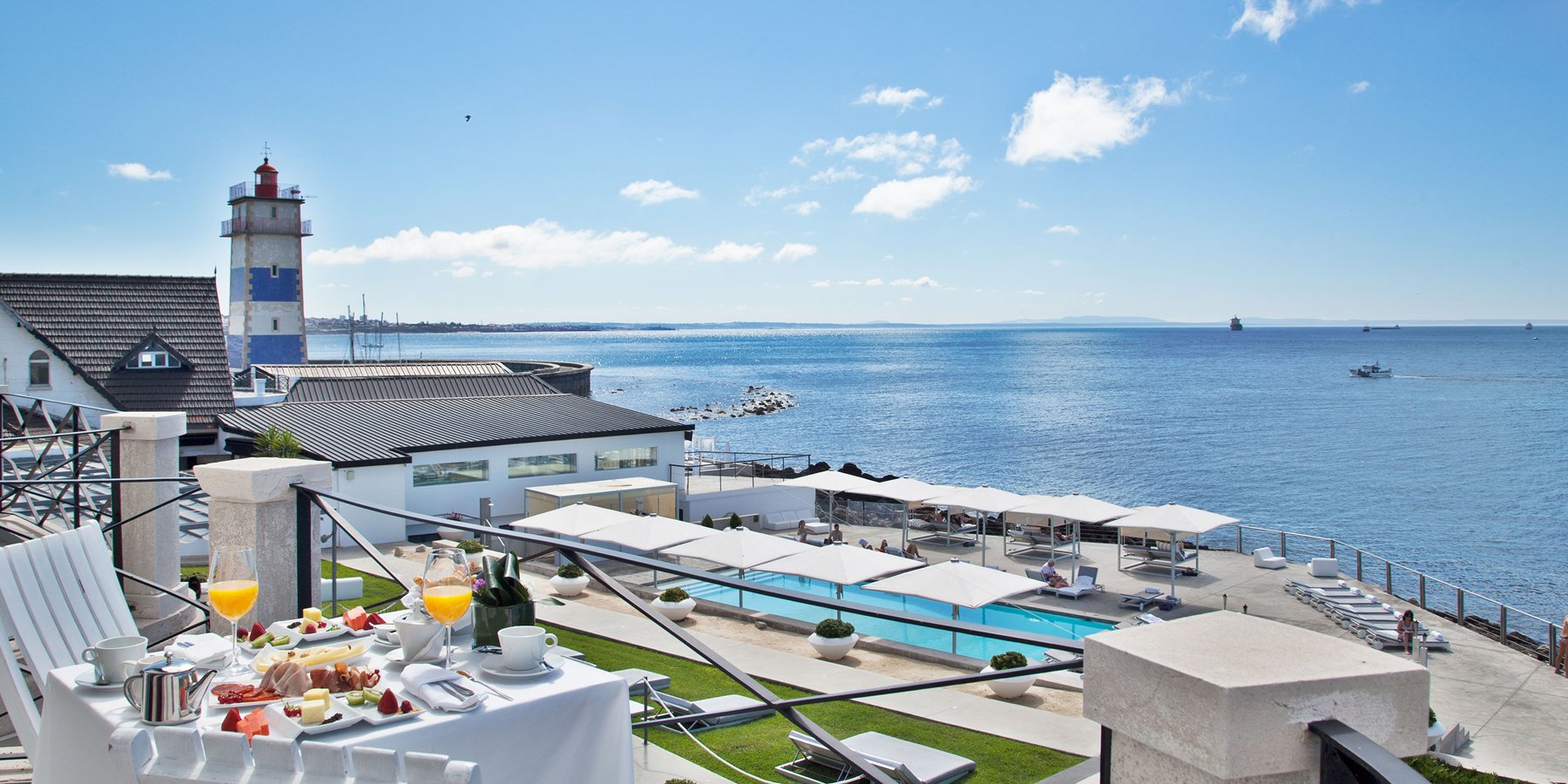 Farol Hotel | Cascais | Terrasse | luxuszeit.com