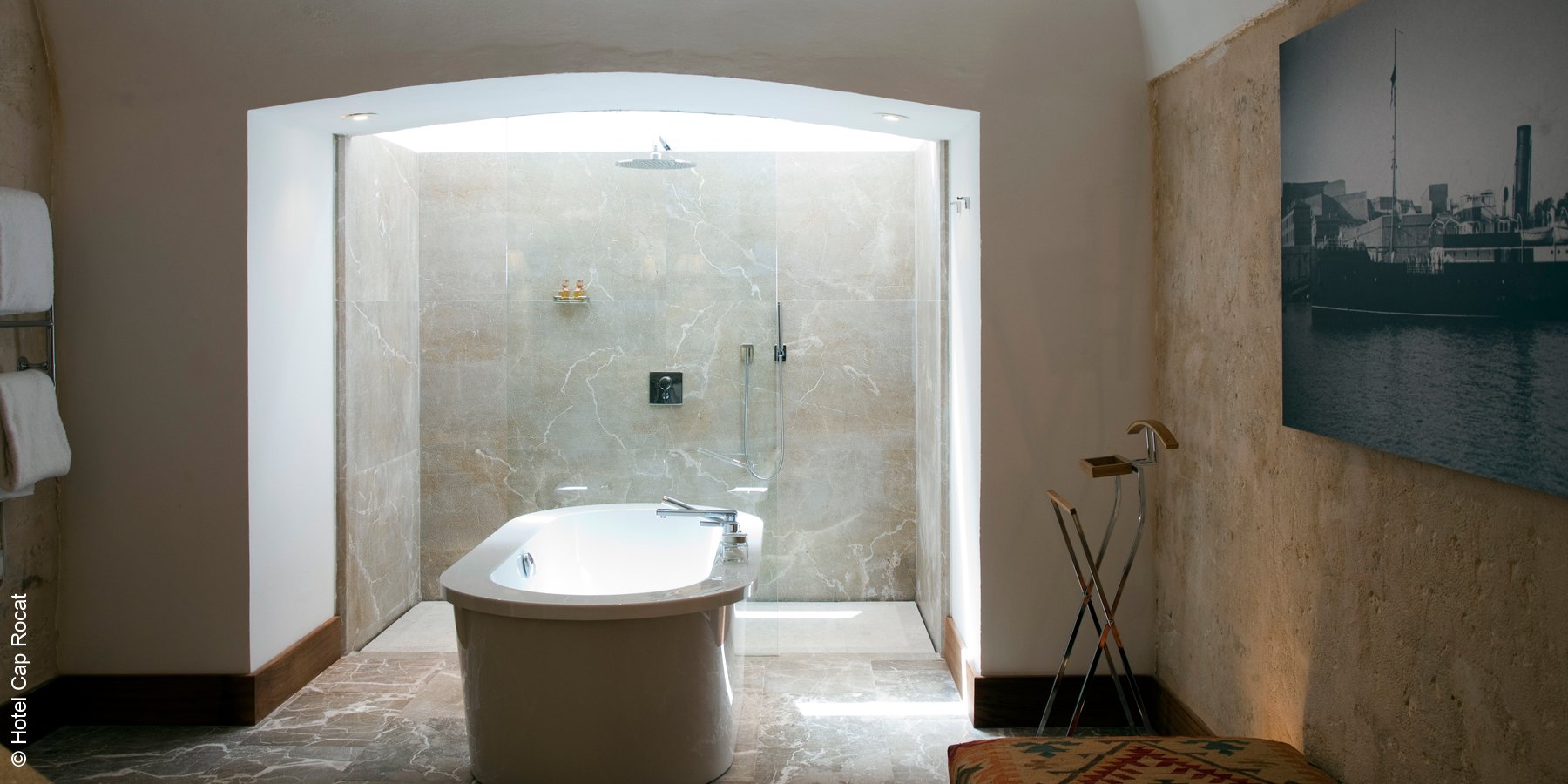 Hotel Cap Rocat | Cala Blava | Mallorca | Bad El Cabo Suite | luxuszeit.com