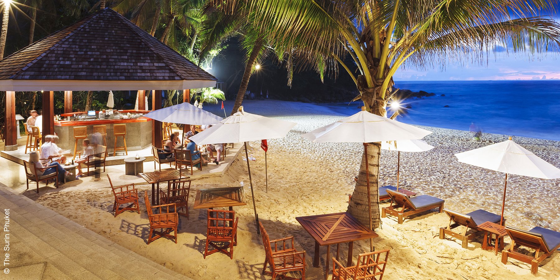 The Surin Phuket | Phuket | Beach Bar Sonnenuntergang | luxuszeit.com