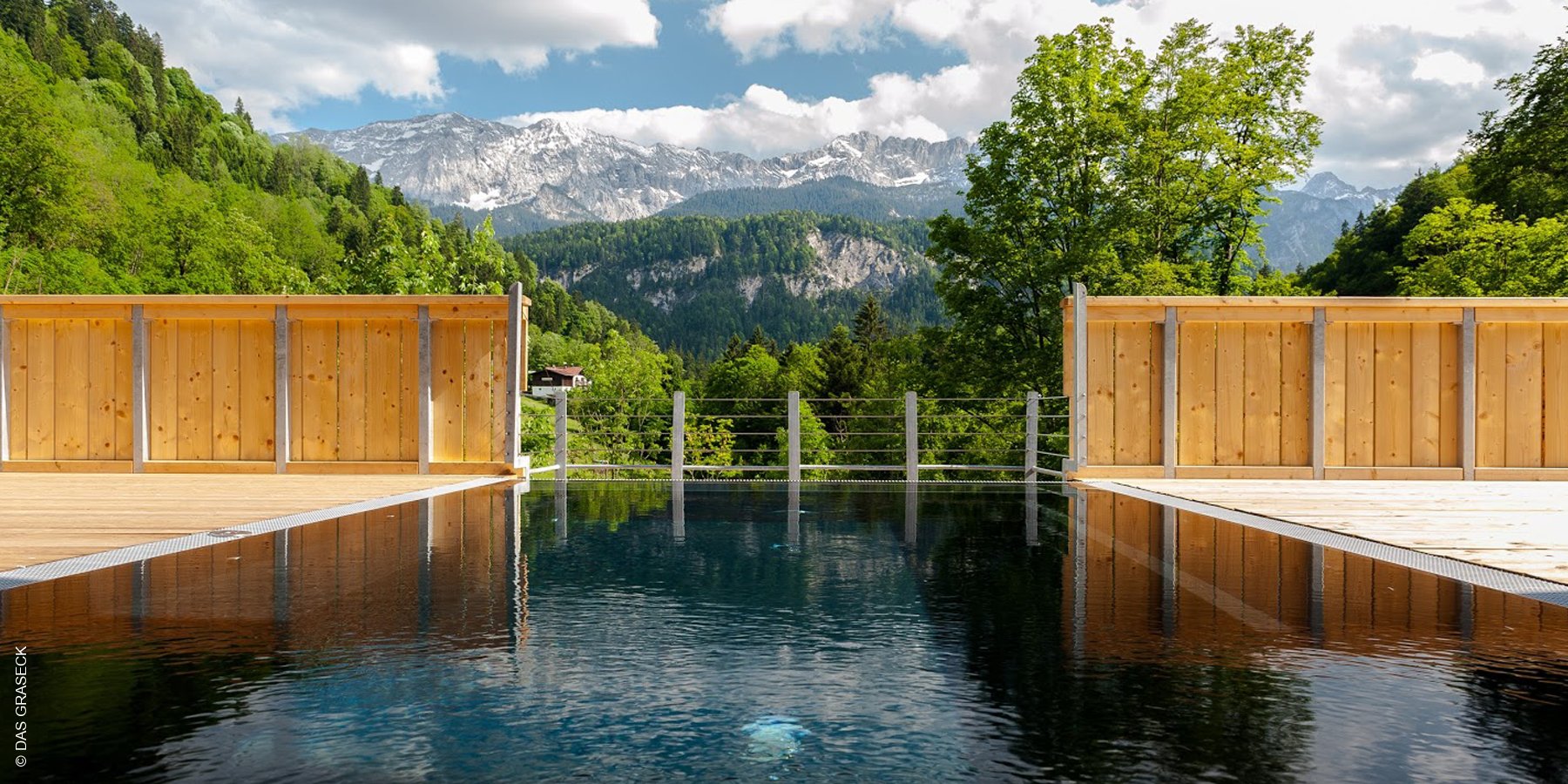 DAS GRASECK | Garmisch-Partenkirchen | Aussenpool | luxuszeit.com