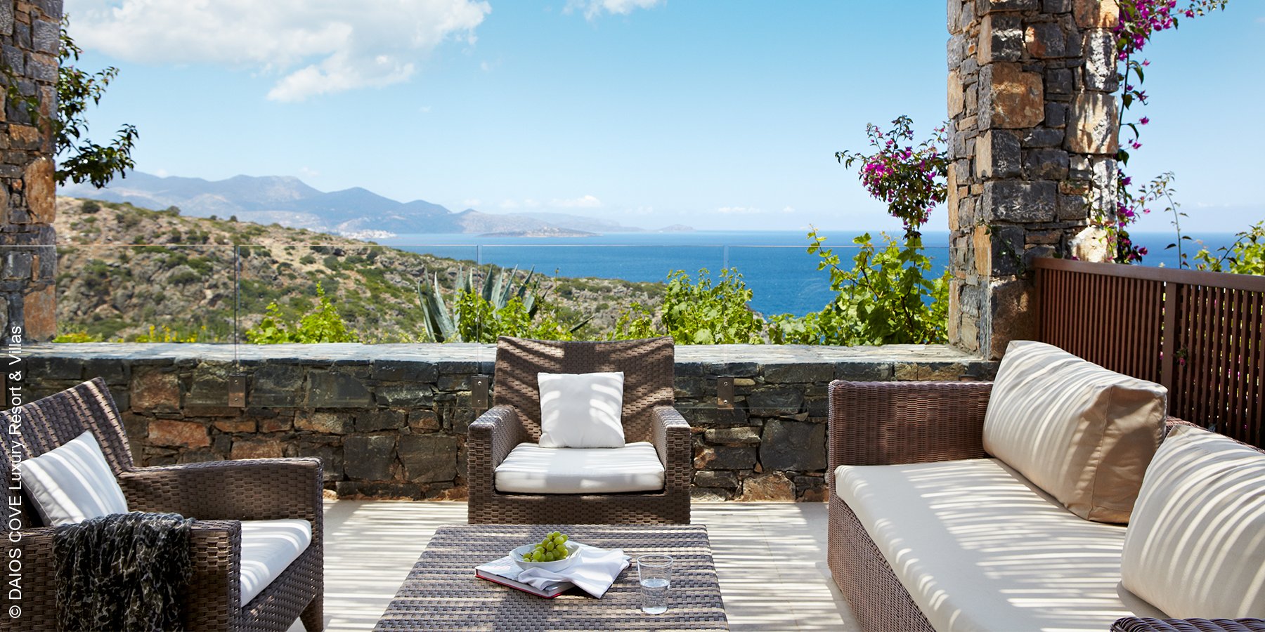 Daios Cove Luxury Resort & Villas | Agios Nikolaos auf Kreta | Deluxe Zimmer Terrasse | luxuszeit.com