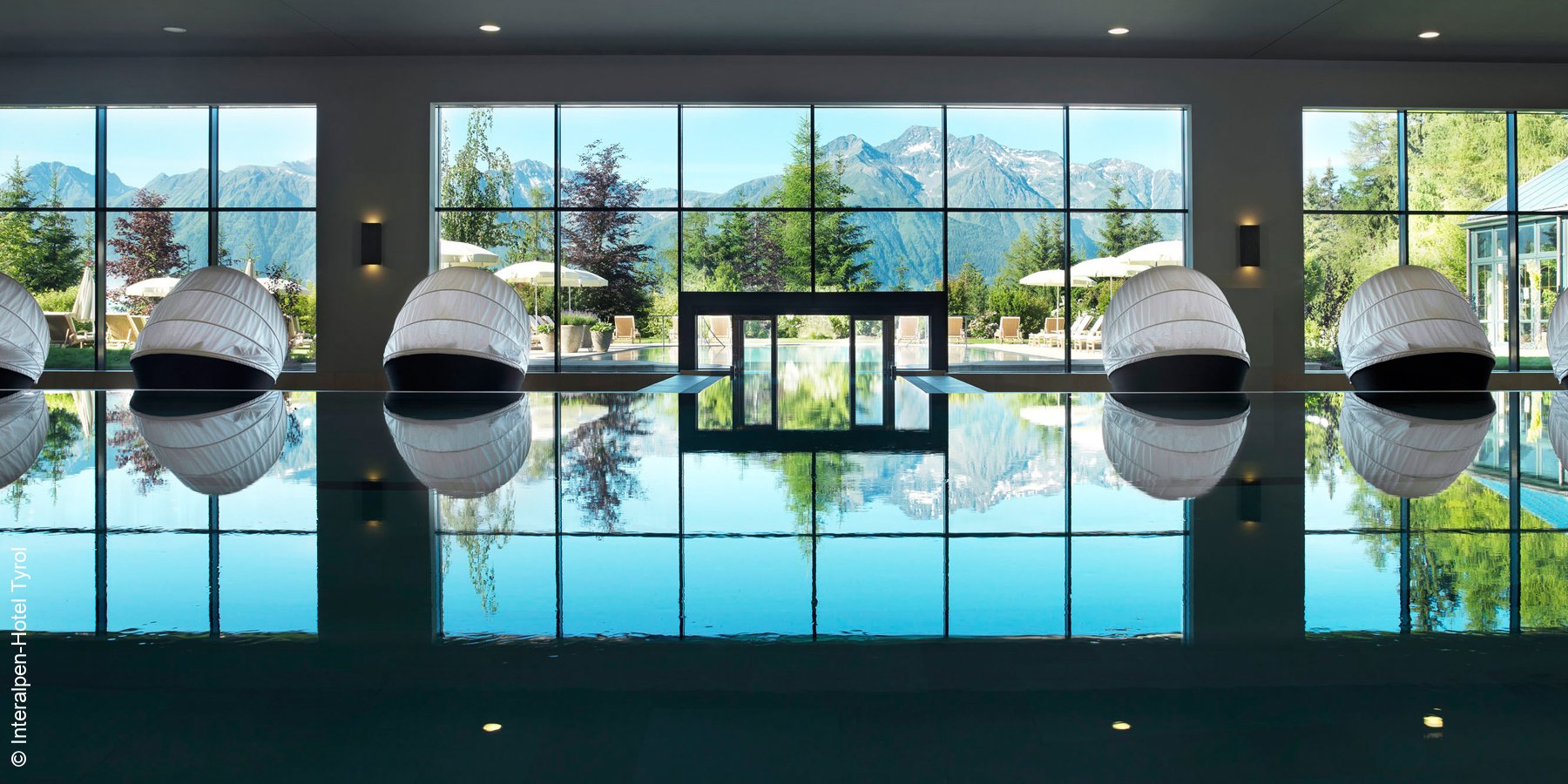 Interalpen-Hotel Tyrol | Telfs-Buchen Seefeld | Indoor Panoramapool | luxuszeit.com
