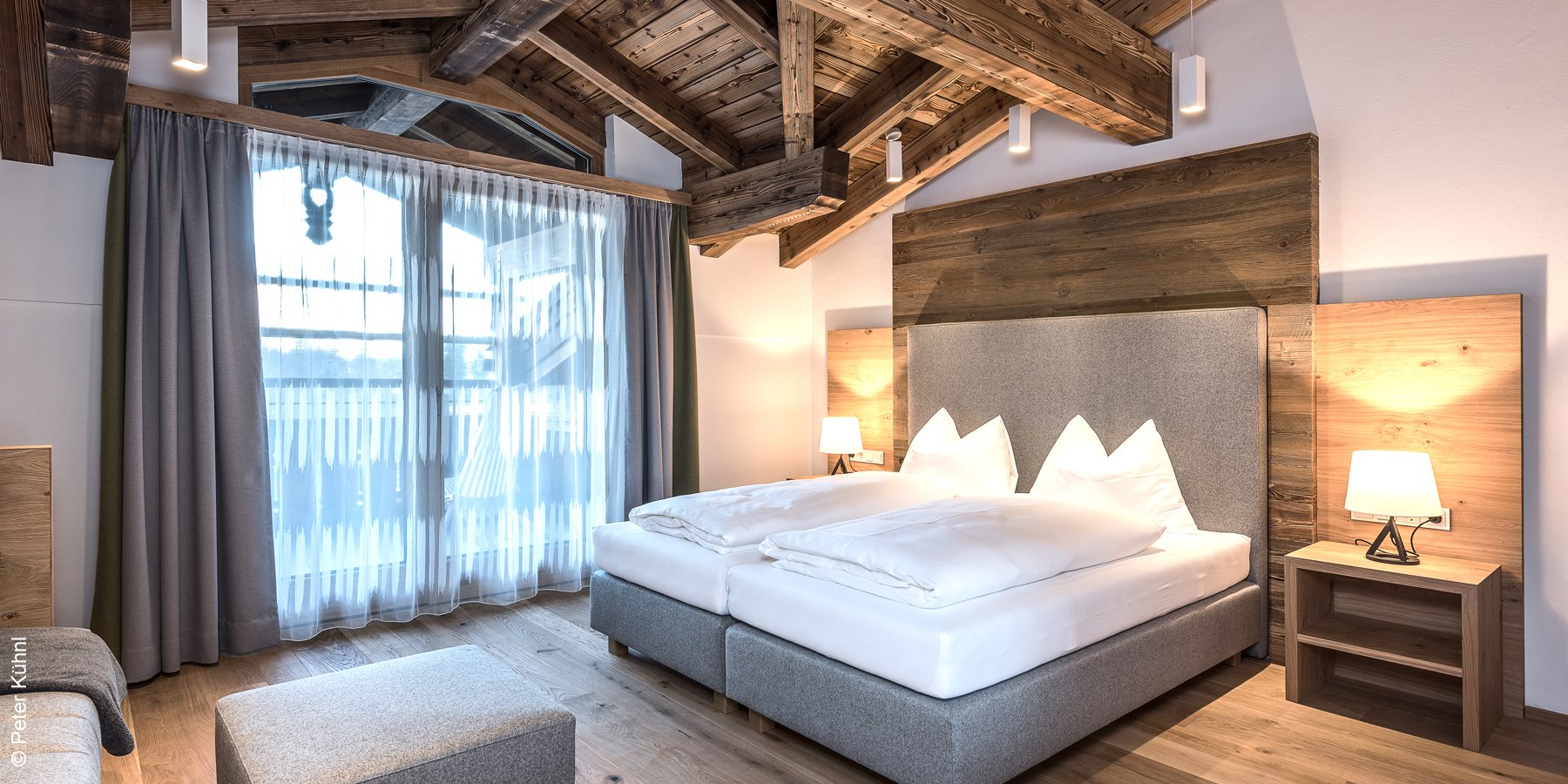 Hotel und Chalets PURADIES | Leogang | Deluxe Suite Doppelbett | luxuszeit.com