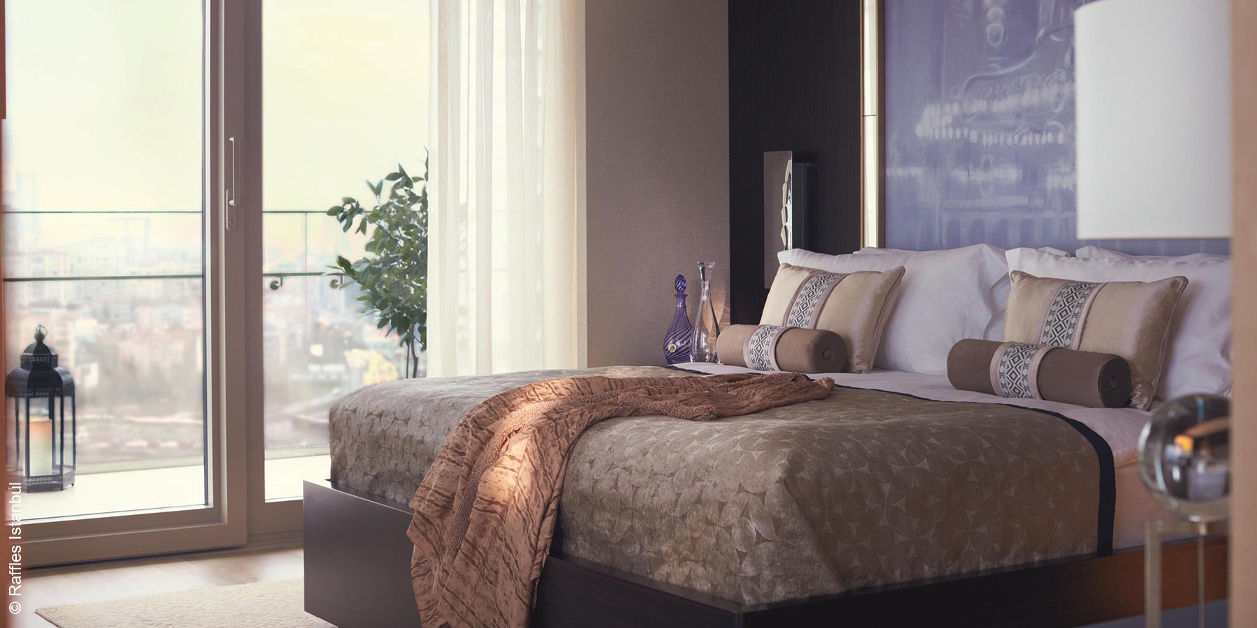 Raffles Istanbul | Istanbul | Horizon Suite Bedroom | luxuszeit.com