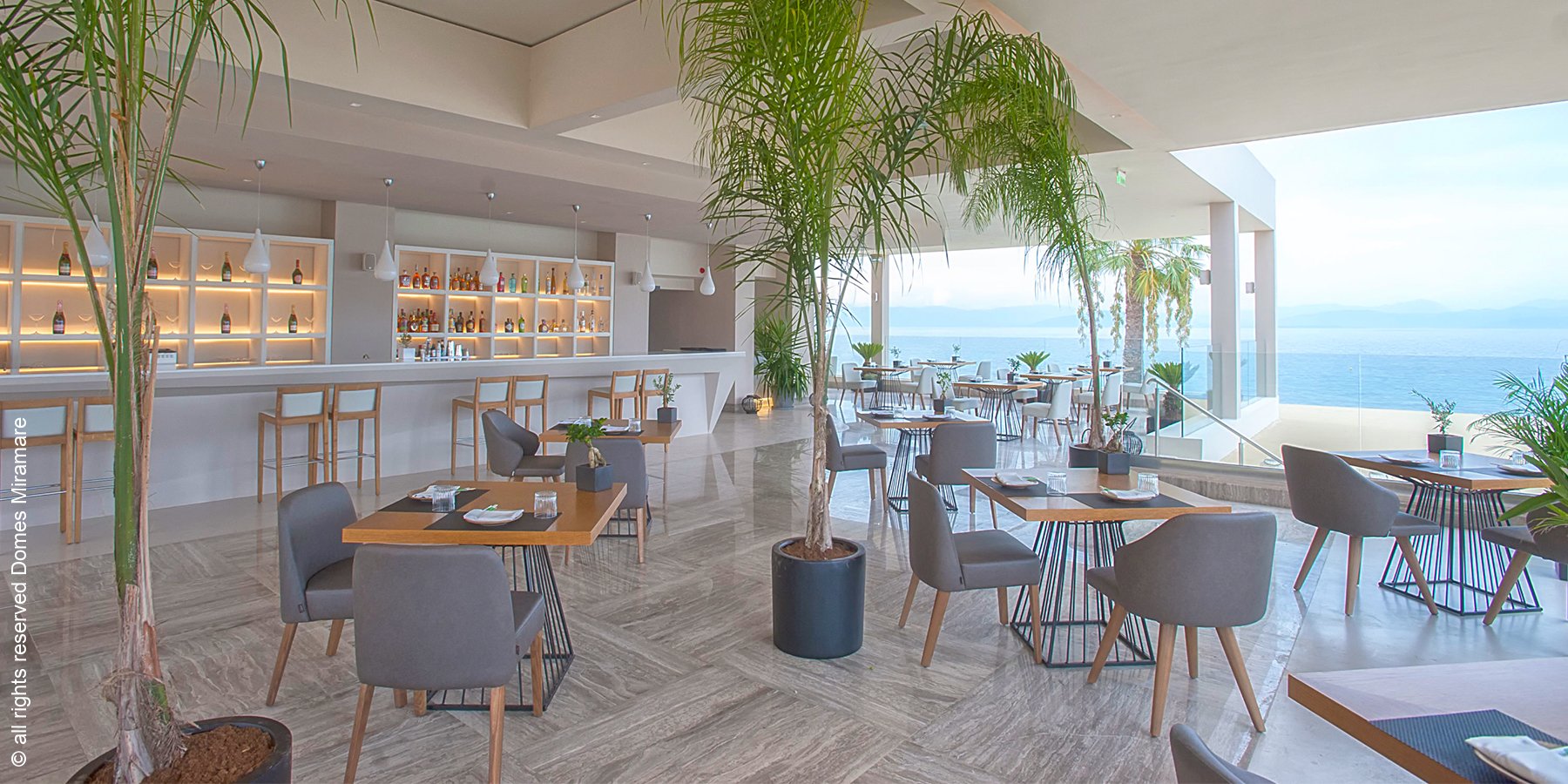 Domes Miramare, a Luxury Collection Resort, Korfu | Moraitika | Raw Bar | luxuszeit.com