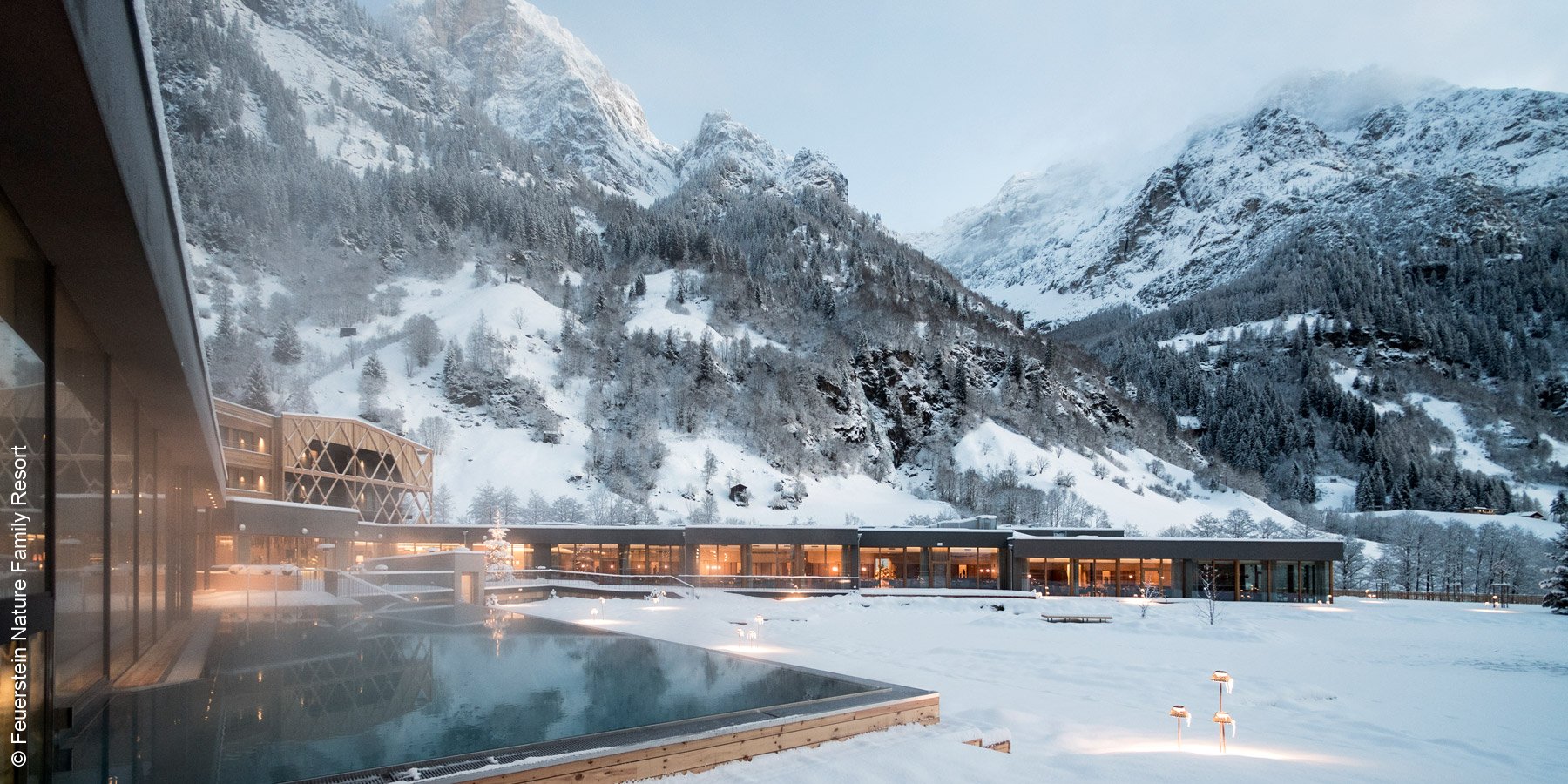 Feuerstein Nature Family Resort | Brenner | Südtirol | Infinity-Pool im Winter | luxuszeit.com