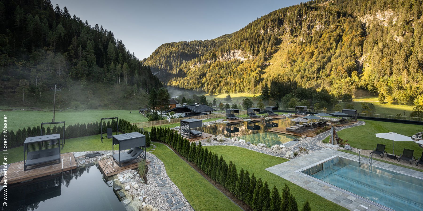 Alpin Life Resort Luerzerhof | Untertauern | 4-Seasons Outdoorpool, Bergsee und Natur-Saunasee | luxuszeit.com