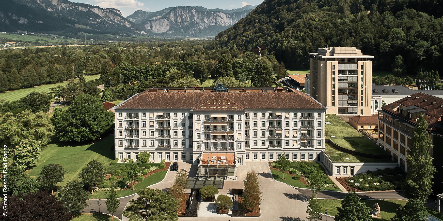 Grand Resort | Bad Ragaz | Schweiz | Aussenansicht | luxuszeit.com