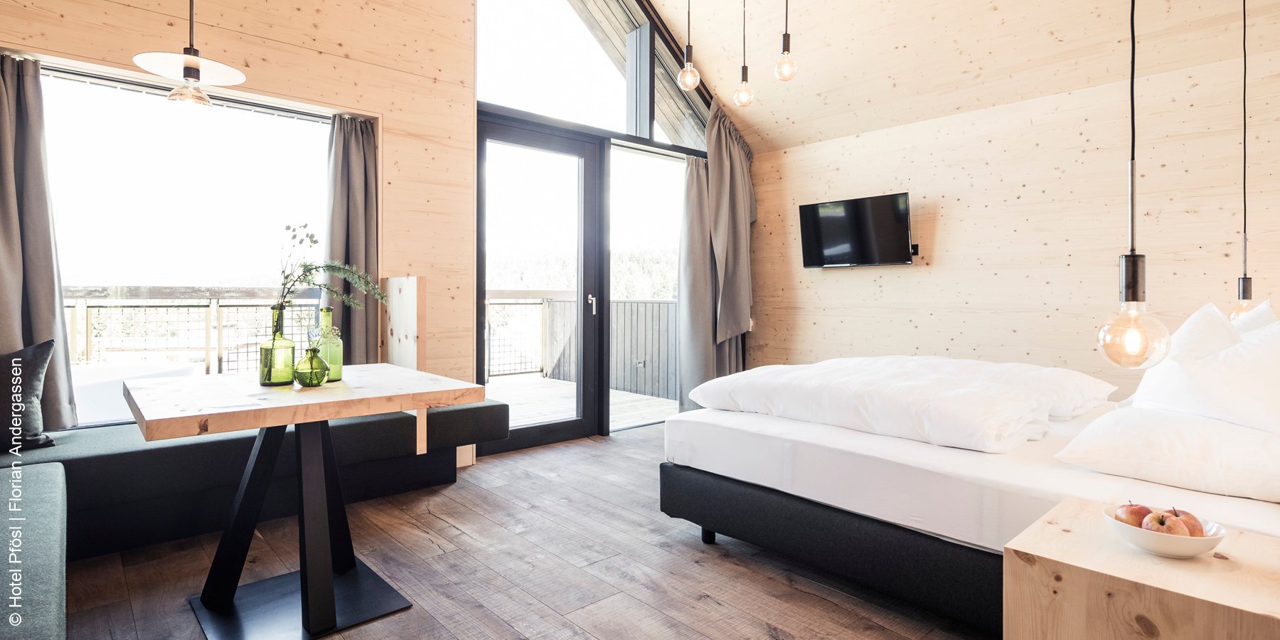 Hotel Pfoesl | Deutschnofen | Natursuite Alpina Schlafbereich | luxuszeitcom