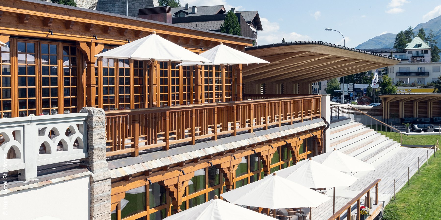 Kulm Hotel | St. Moritz | Country Club Aussenansicht Sommer | luxuszeit.com