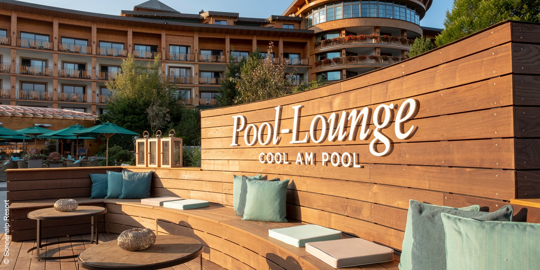 Sonnenalp Resort | Ofterschwang | Pool-Lounge | luxuszeit.com