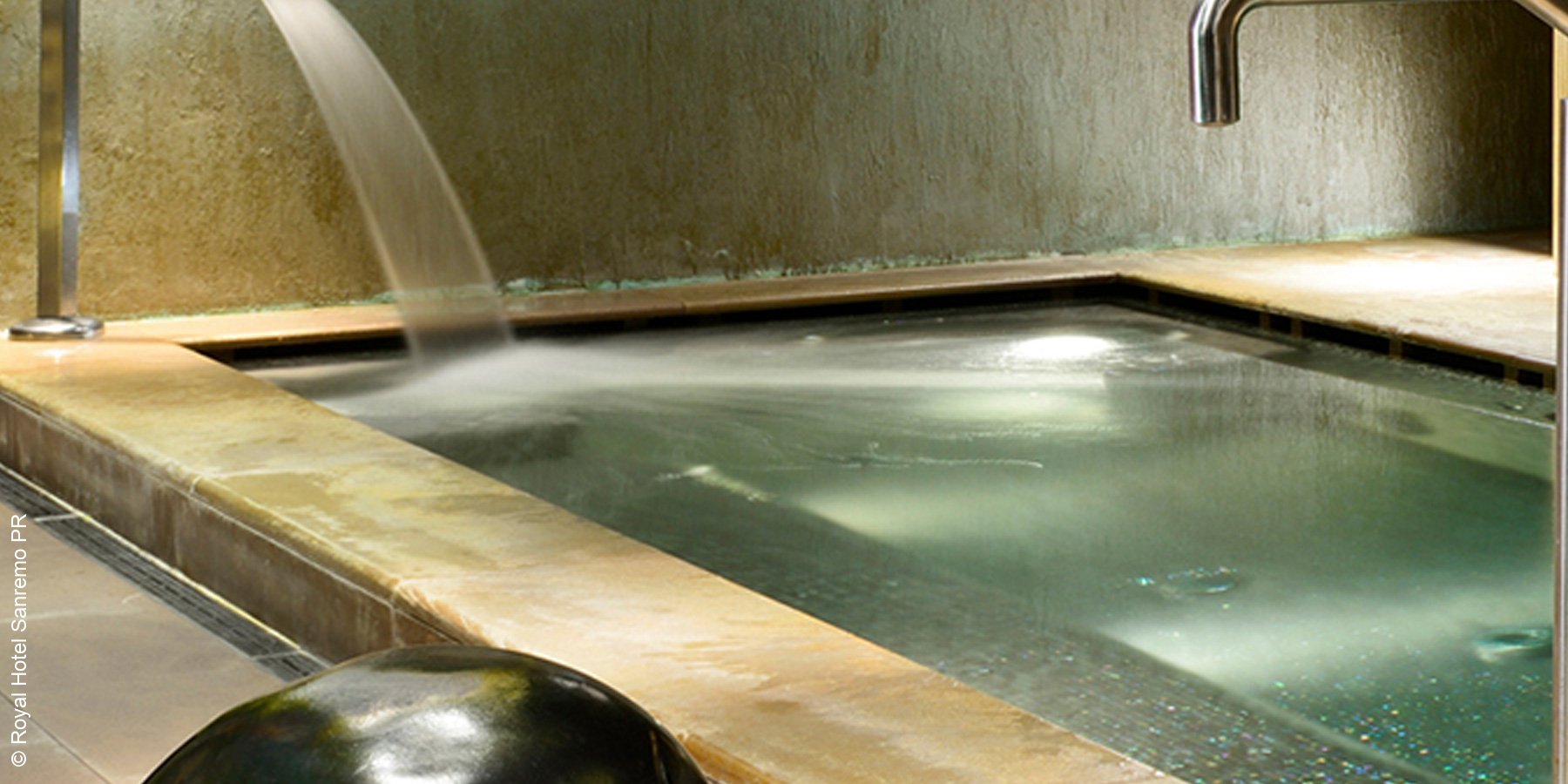 Royal Hotel | Sanremo | Indoor Pool | luxuszeit.com