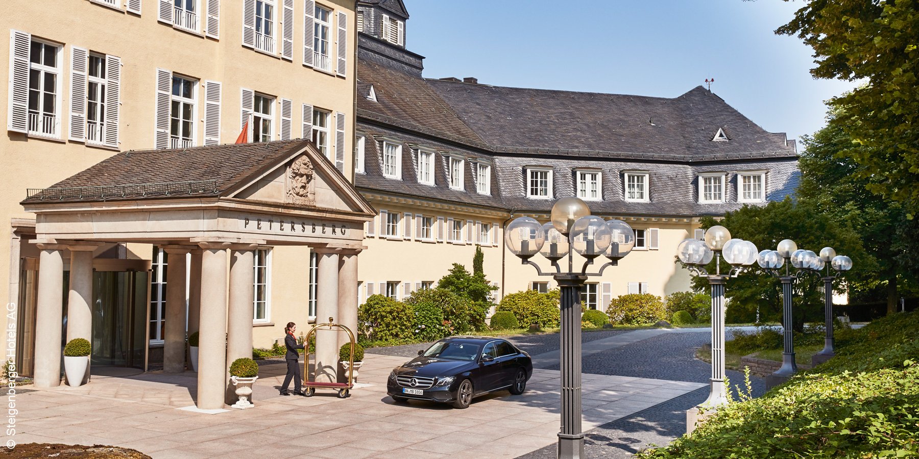Steigenberger Grandhotel Petersberg | Königswinter | Außenansicht | luxuszeit.com