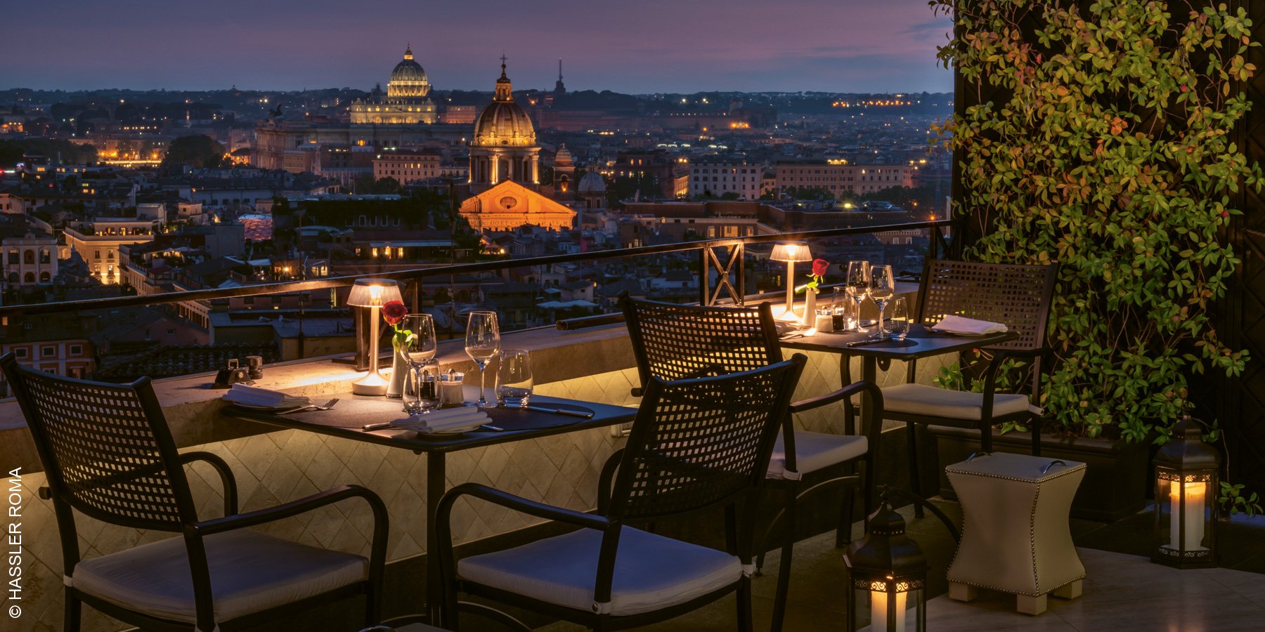 Hotel Hassler | Rom | Terrasse bei Nacht | luxuszeit.com