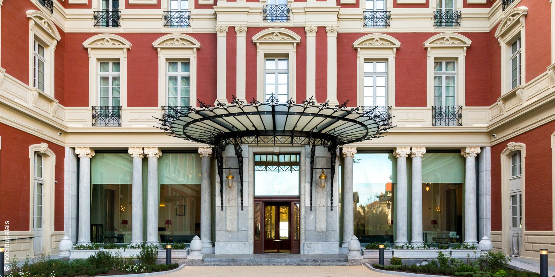 Hôtel du Palais | Biarritz | Hotel Entrance | luxuszeit.com