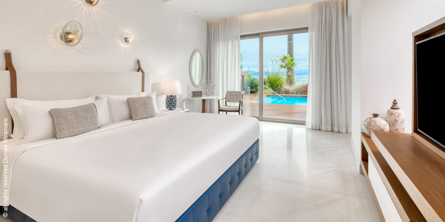 Domes Miramare, a Luxury Collection Resort, Korfu | Moraitika | Pavilion Suite Waterfront Bedroom | luxuszeit.com