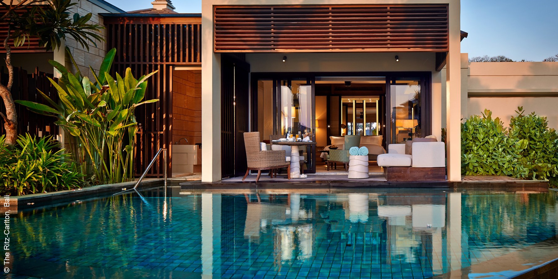 The Ritz Carlton | Bali | Pool | luxuszeit.com