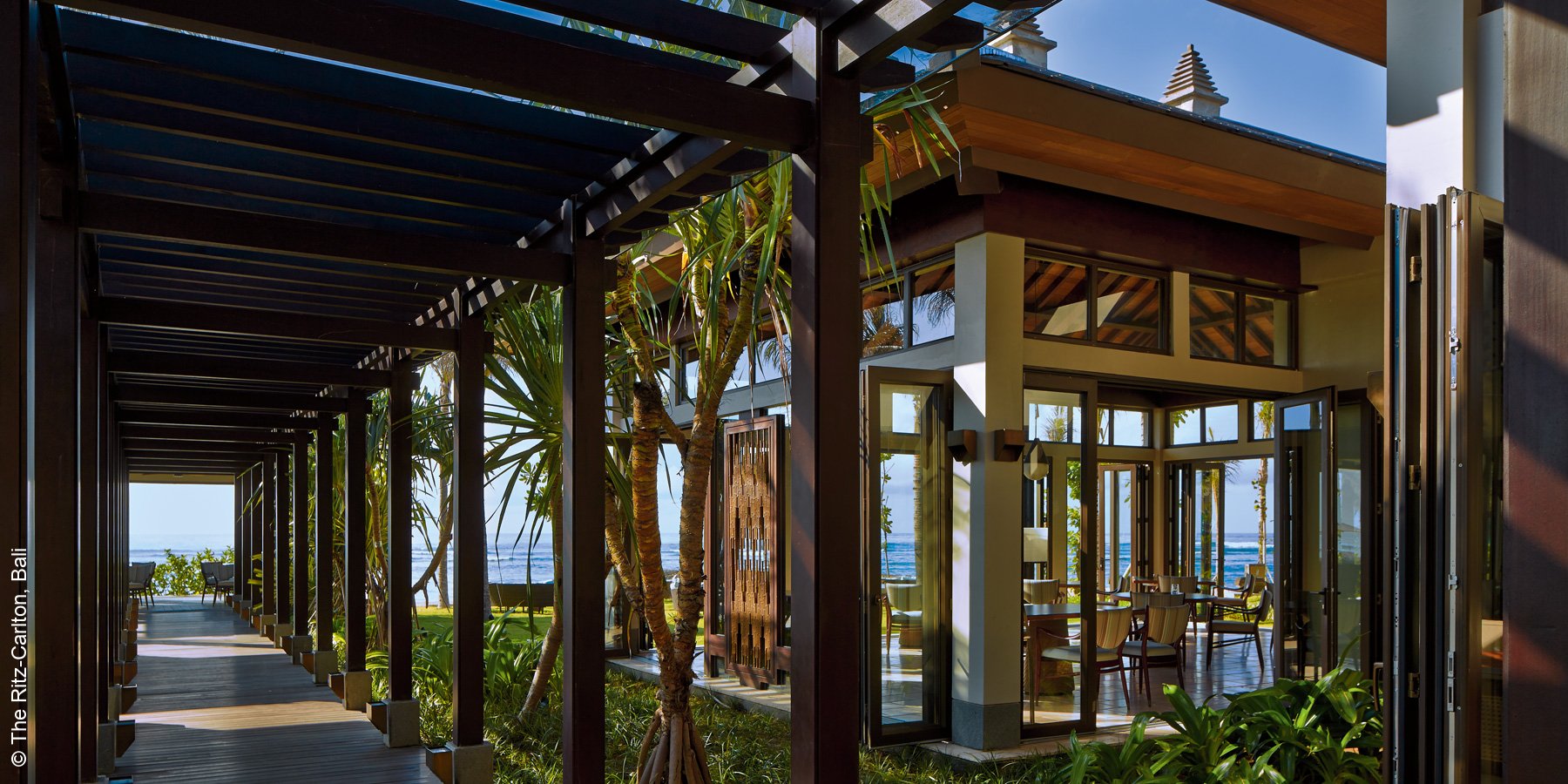 The Ritz Carlton | Bali | Outside | luxuszeit.com