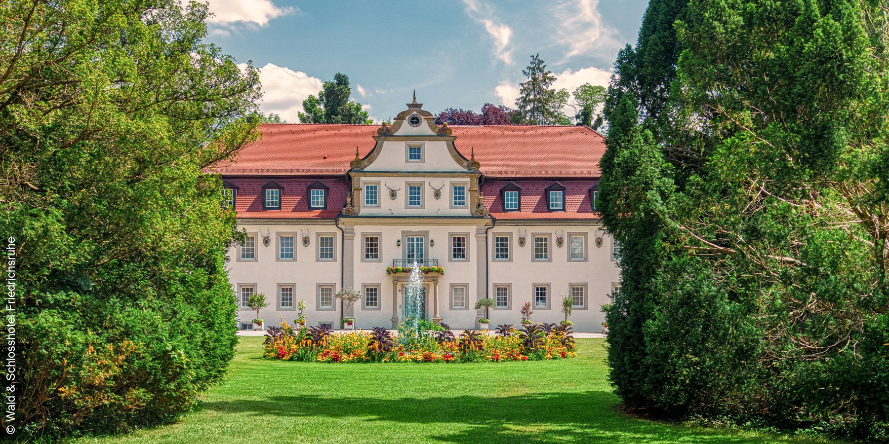 Wald & Schlosshotel Friedrichsruhe | Zweiflingen-Friedrichsruhe | Schlossansicht | luxuszeit.com
