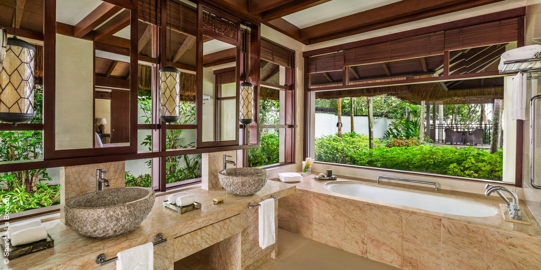 Shangri-Las Boracay Resort & Spa | Boracay Island | Badezimmer einer Pool Villa | luxuszeit.com